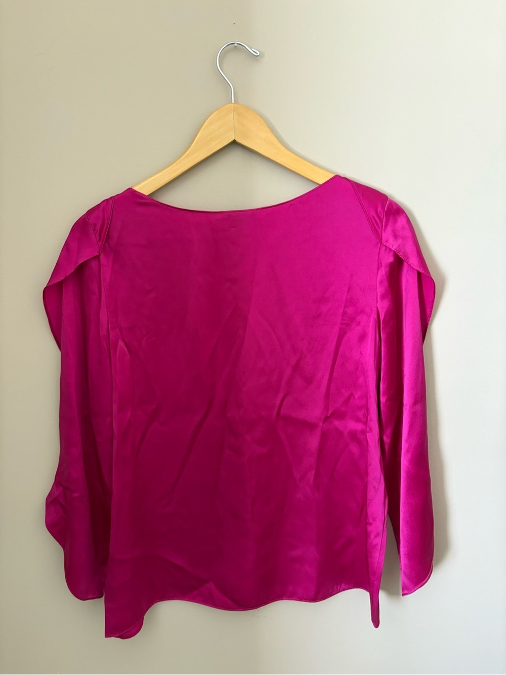 Talbots Women’s Satin Split-Sleeve Blouse - Fuchsia Sz 6P - Picture 4 of 5